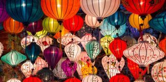 برپایی بازار شبانه Lotus Lantern در کلگری