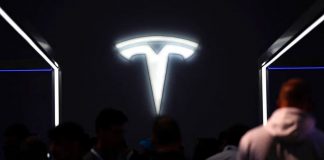 تسلا 10 درصد از کارمندان خود را اخراج میکند