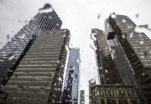 هوای بارانی و خنک در راه شهر کلگری