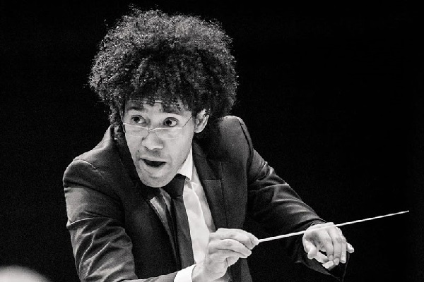 RAFAEL PAYARE DIRIGE LA PREMIÈRE SYMPHONIE DE BRAHMS