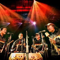 BUFFALO HAT SINGERS