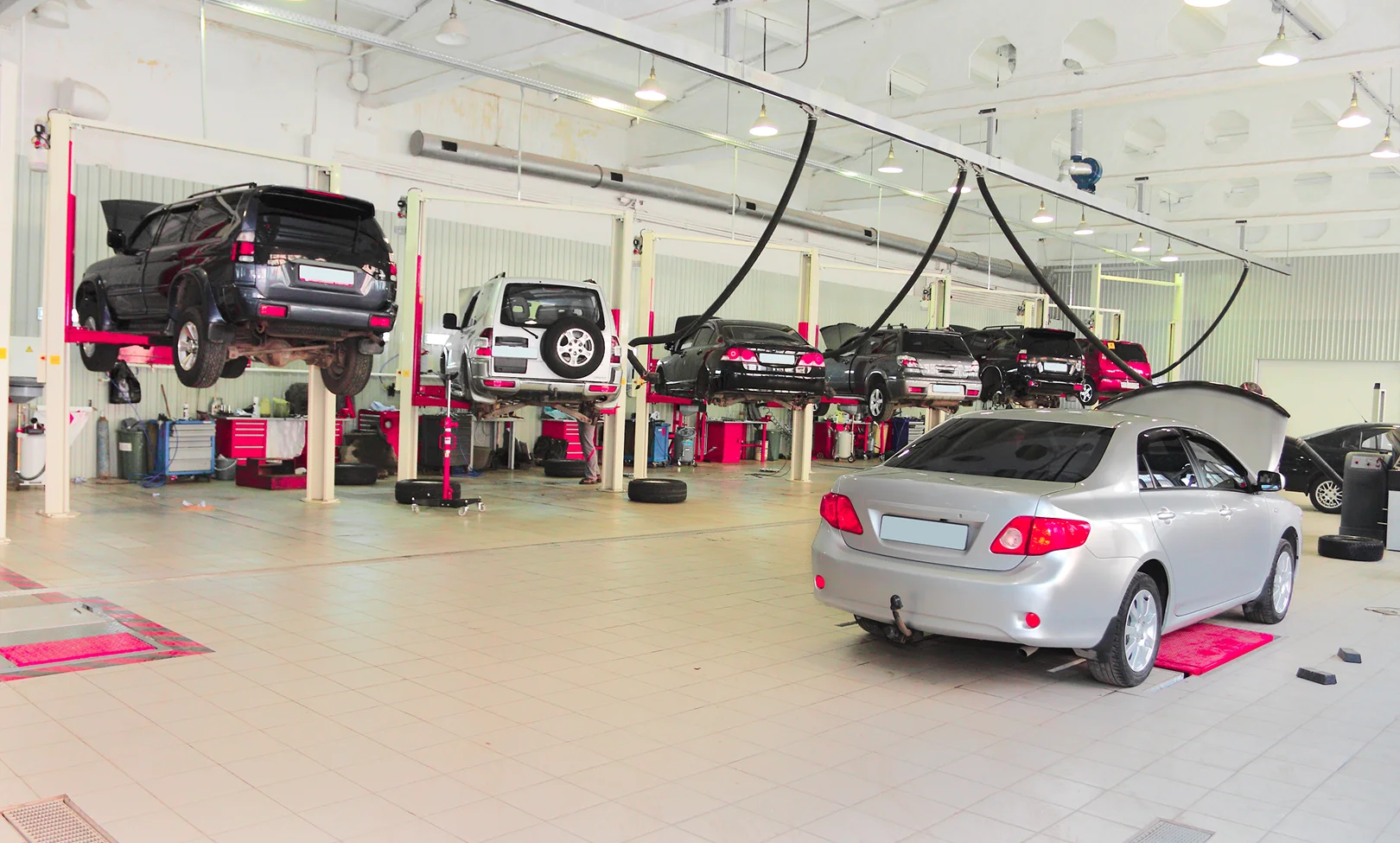 Garage mechanic autoshop body