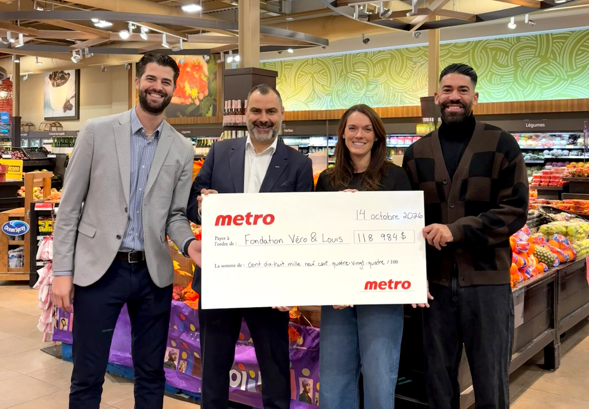 Image 118 984 $ amassés grâce à la générosité de Metro et de sa clientèle