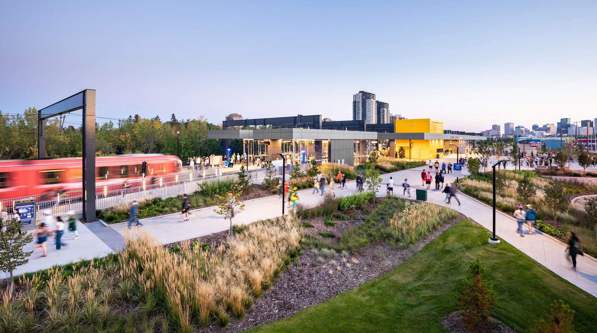 Stadium LRT Station Wins 2024 RAIC National Urban Design Award