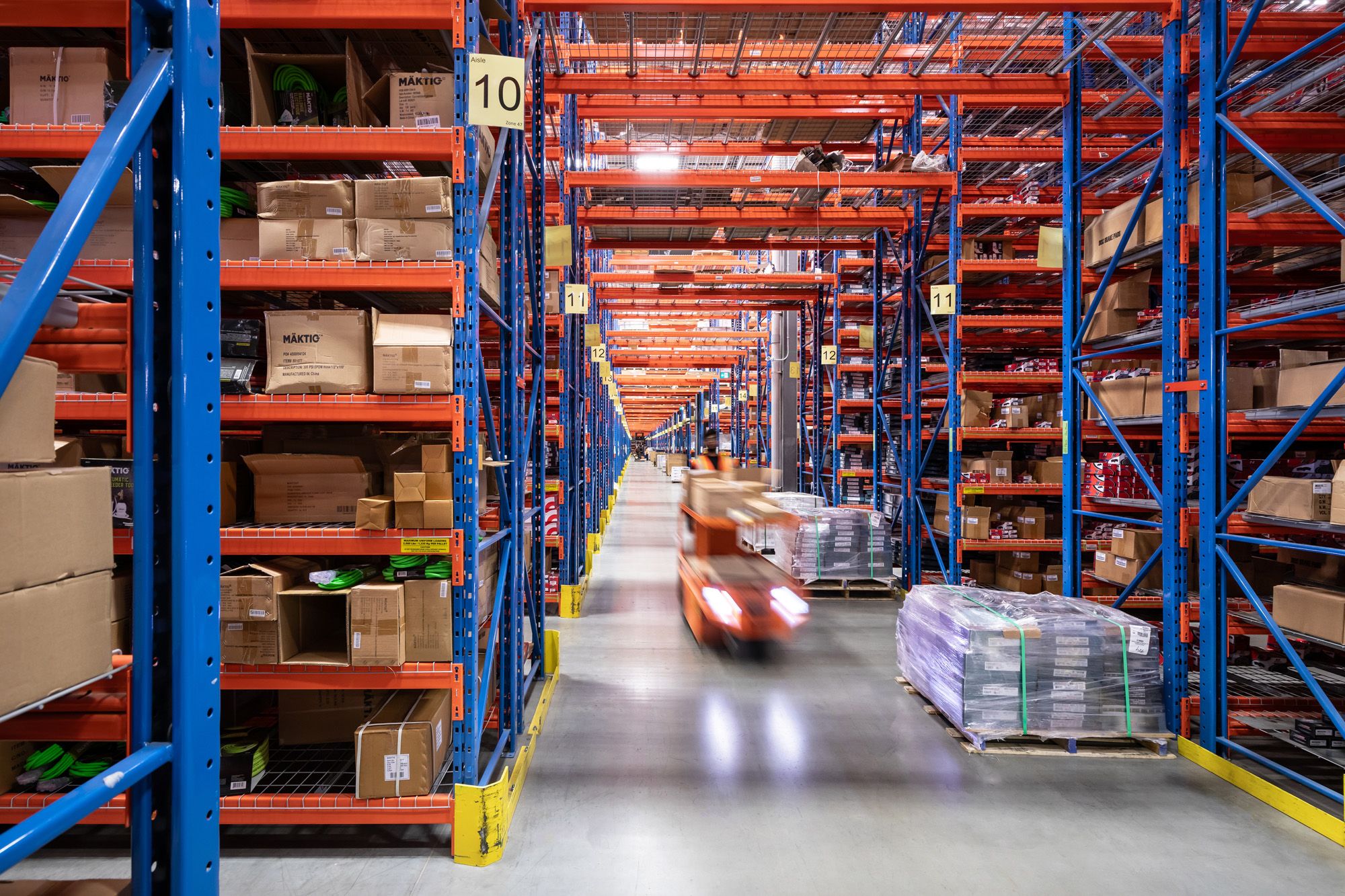 Uni-Select Prairies Distribution Centre