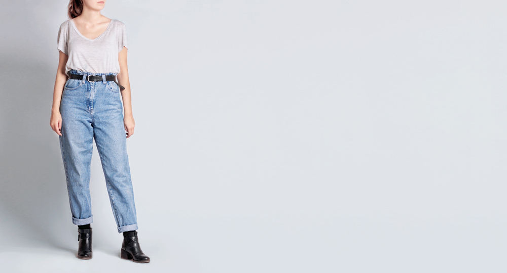 Thrifting Fashion Trends for Spring/Summer 2022 5 Woman wearing baggy jeans from Goodwill for newest thrifting fashion