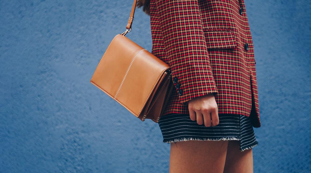 Thrifting Fashion Trends for Spring/Summer 2022 6 Stylish outfit with mix and match patterns