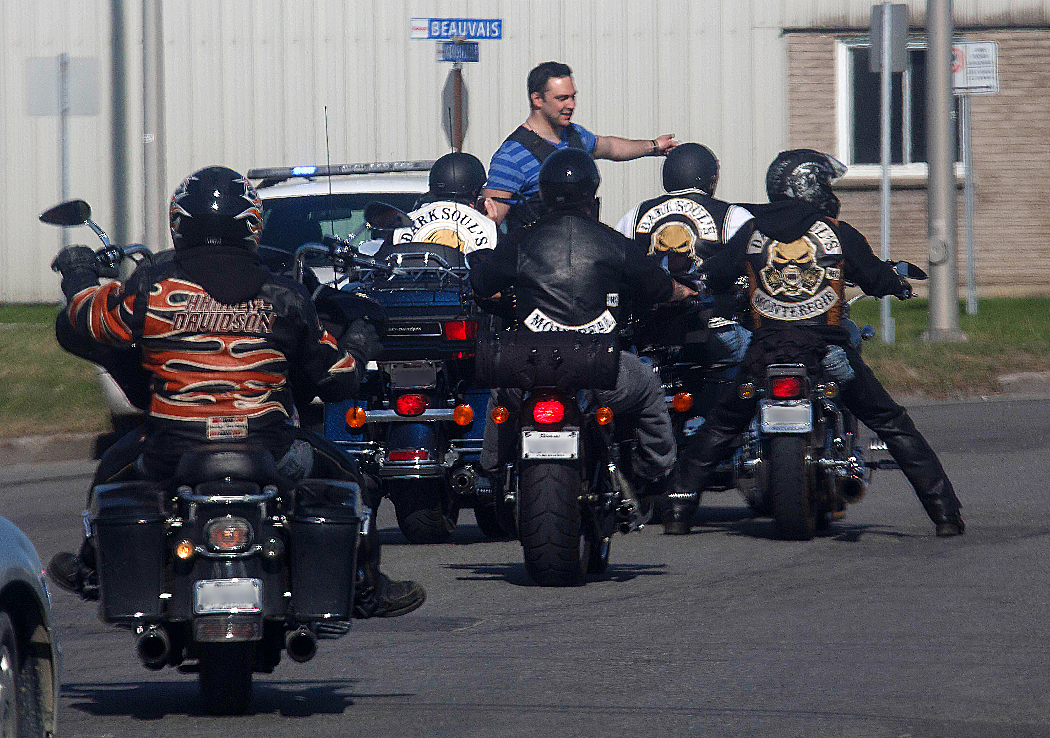 Les Hells Angels pendent la crémaillère à Delson