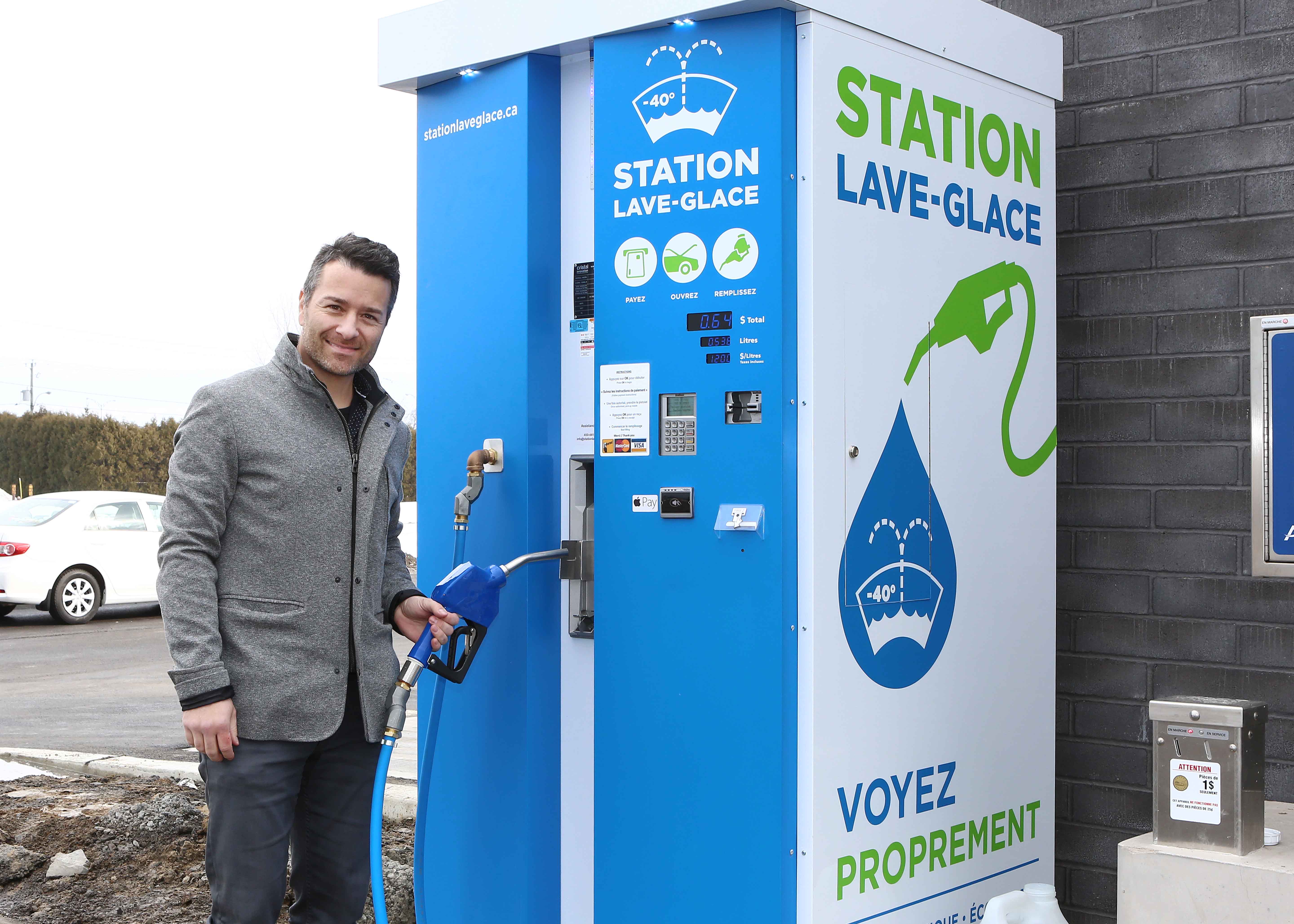 Une station lave-glace pour remplir directement à la pompe
