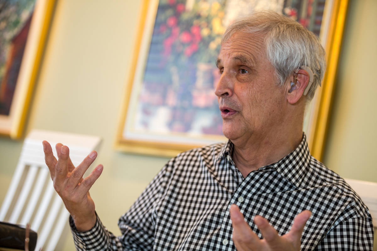 Trois questions à Michel Nadeau, auteur d’un guide sur la surdité