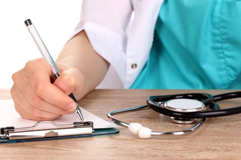 Sept des 13 nouveaux médecins de famille travailleront dans La Prairie et Sanguinet