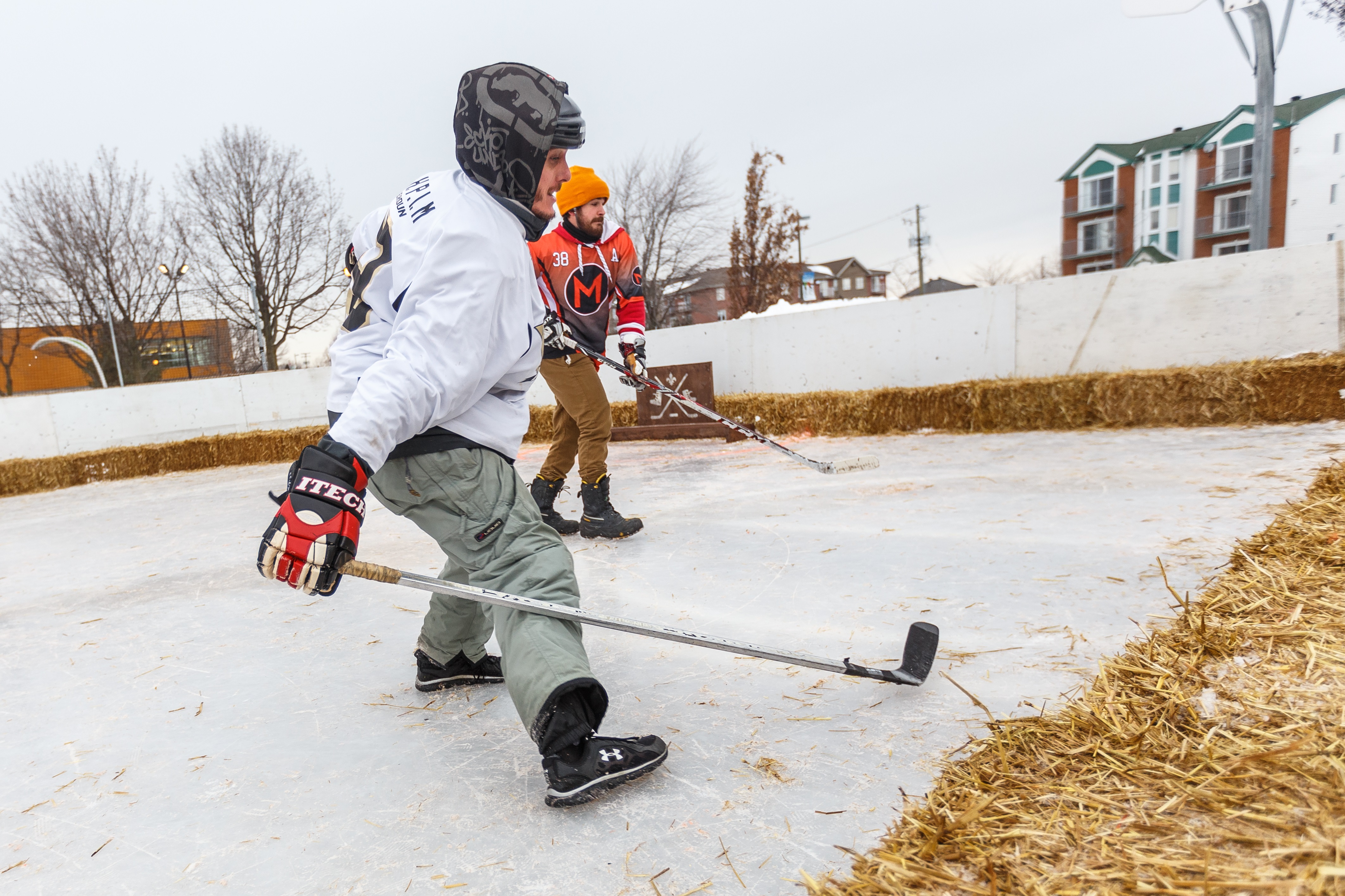 Le tournoi de hockey bottine d’antan attire les amateurs de sports