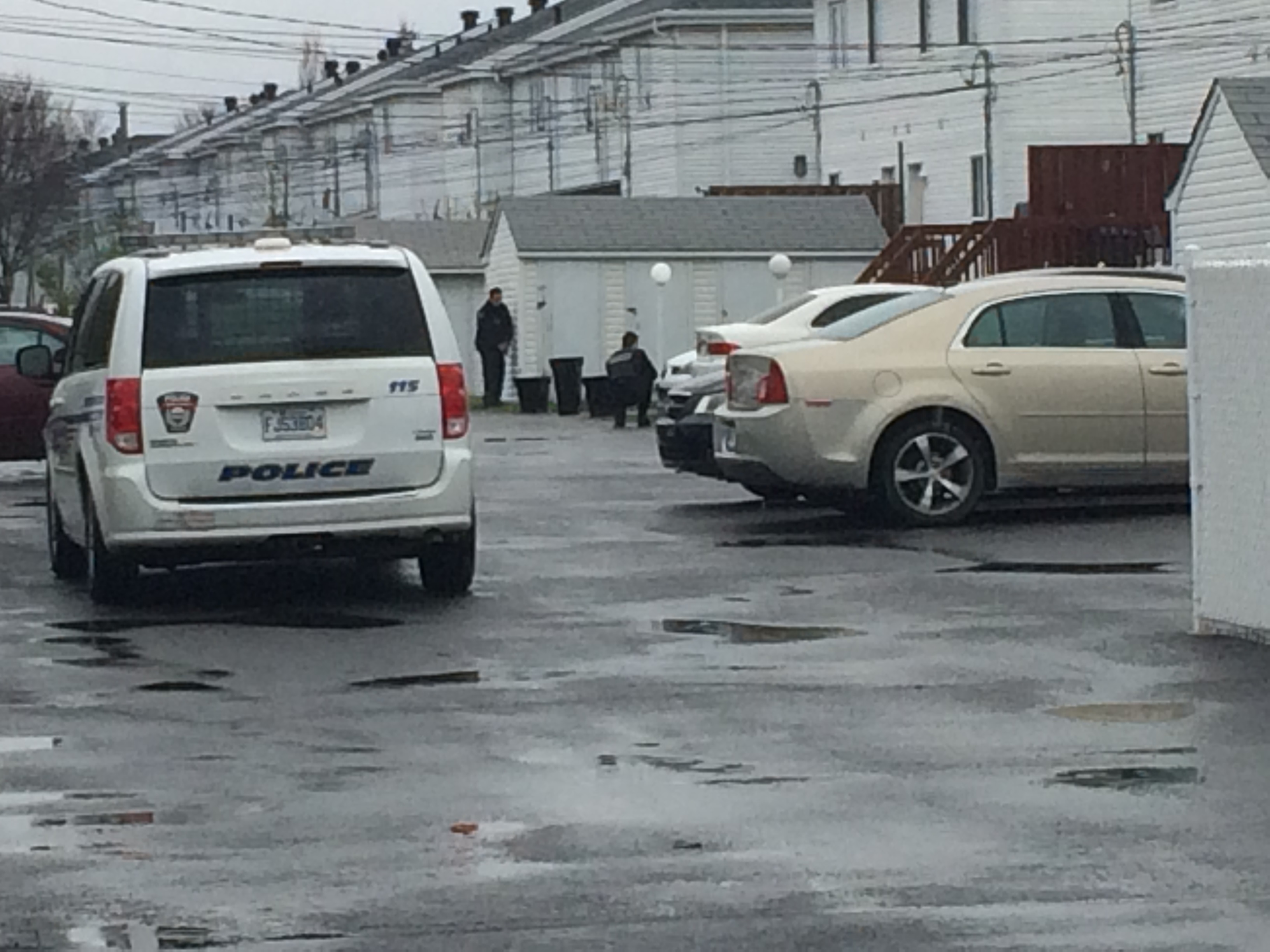 Opération policière en cours à Sainte-Catherine