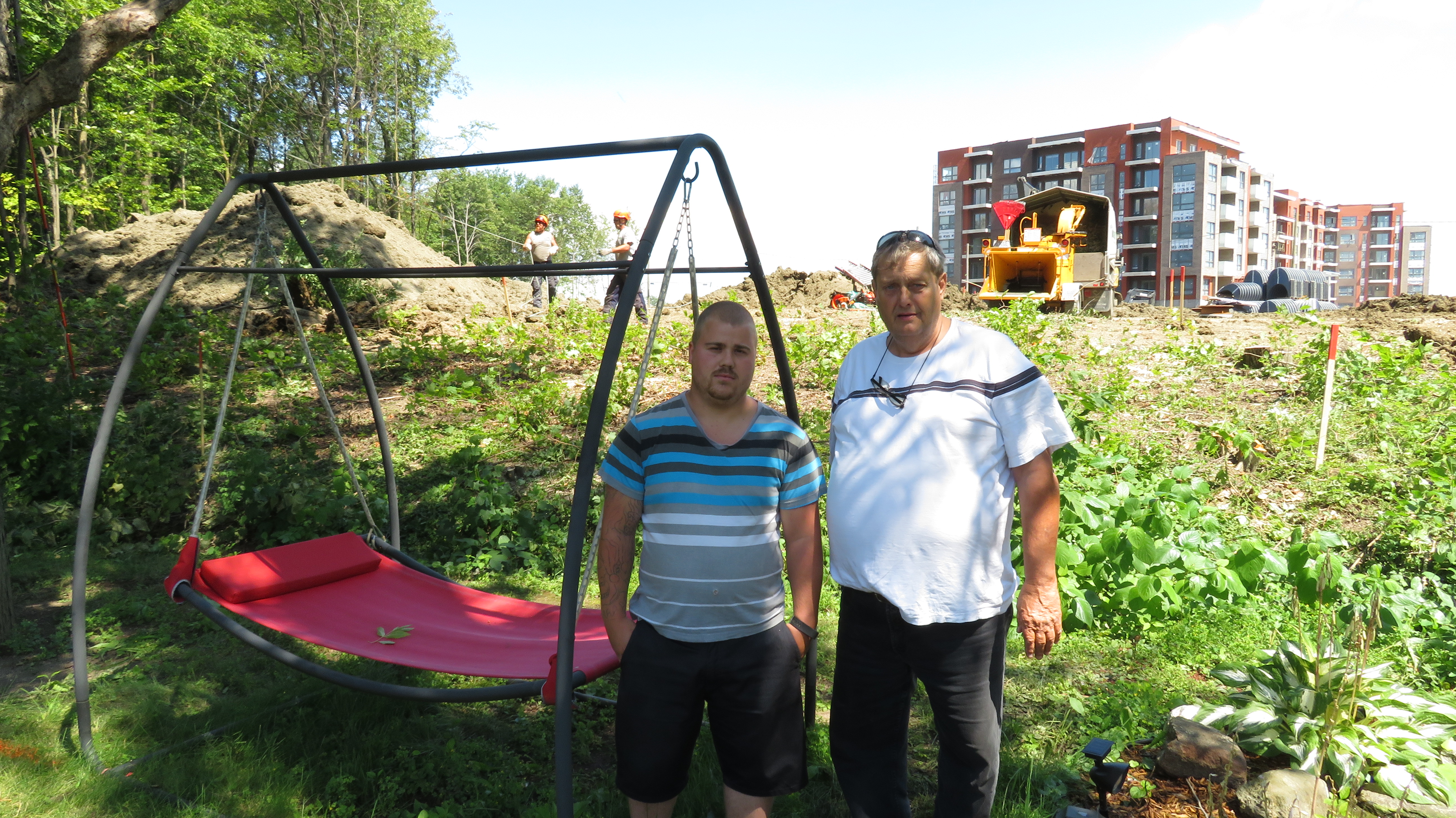 Des condos dans leurs cours