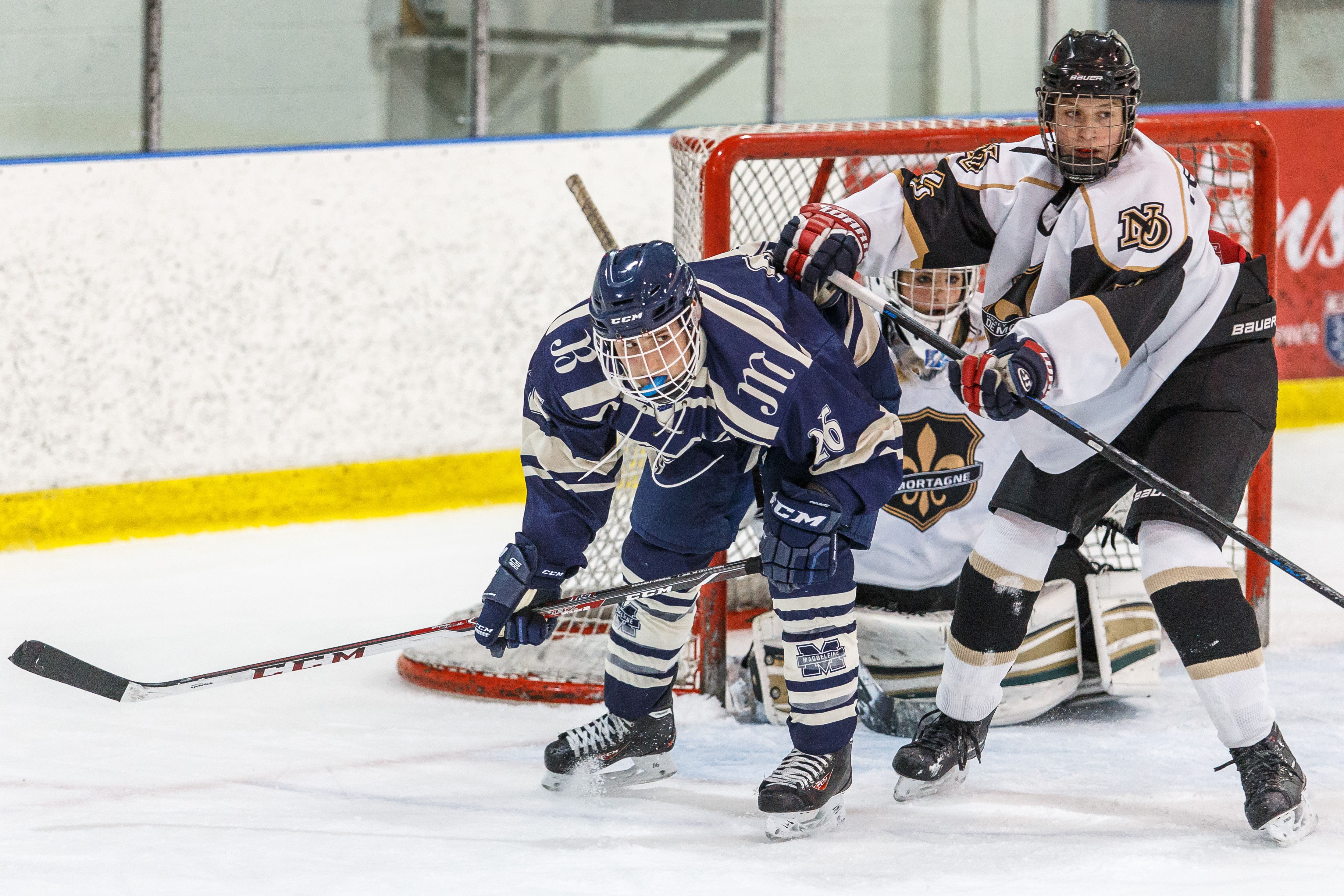 Nouvelle ligue de hockey juvénile avec contact