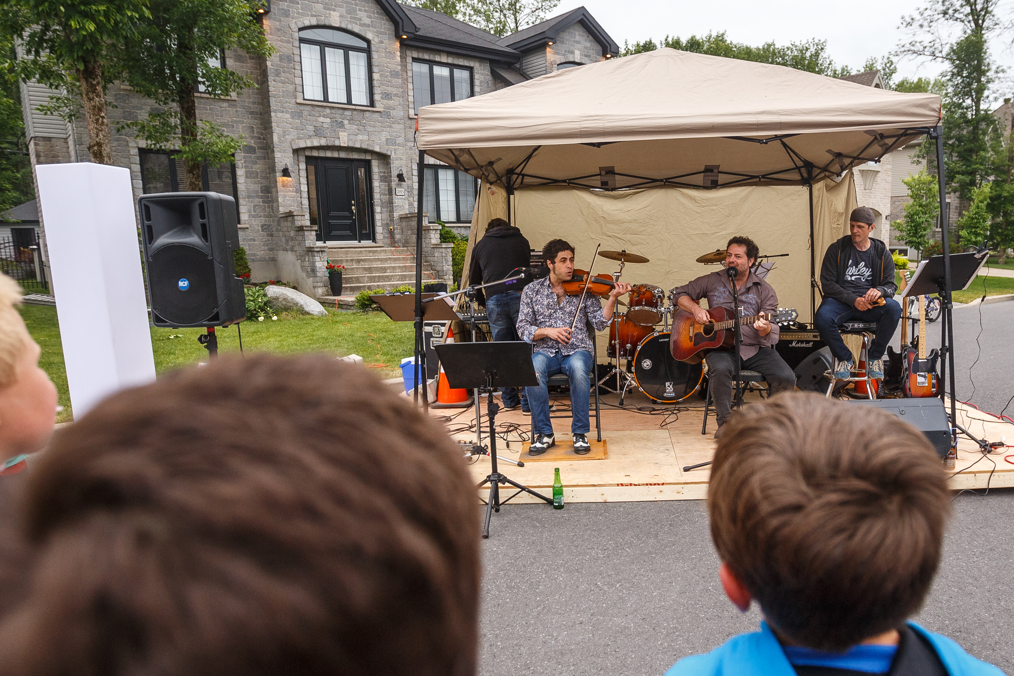 Une fête de quartier haute en couleur à La Prairie