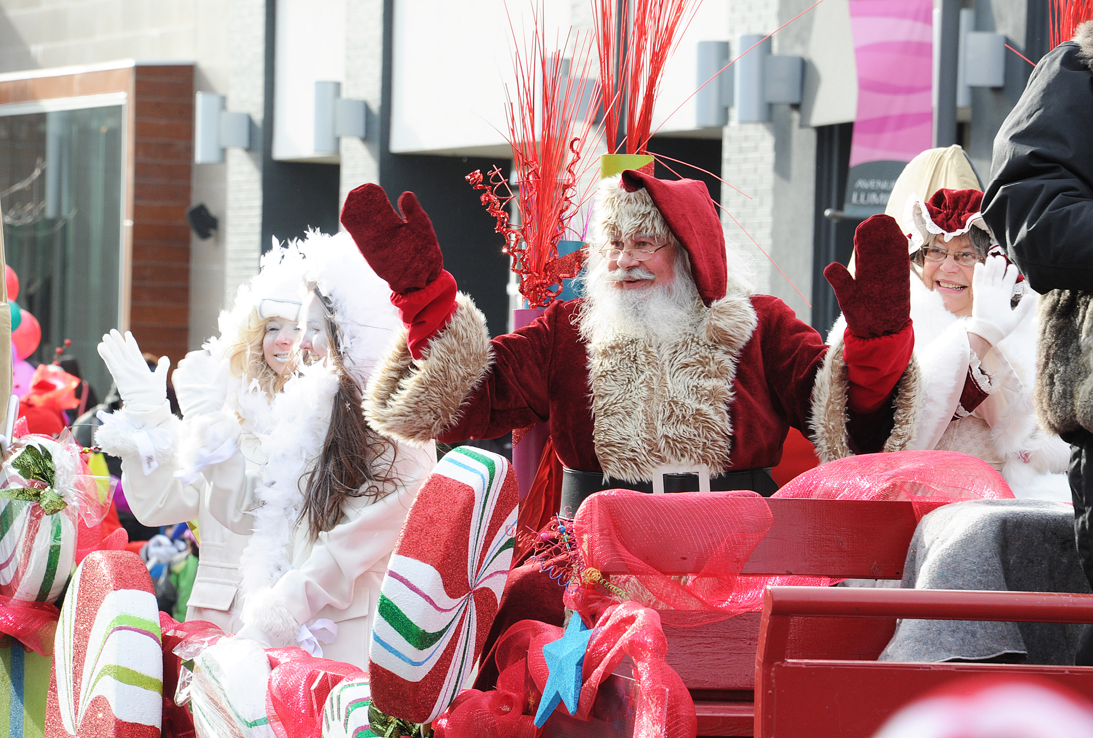 Dix30 : une compagnie La Prairie derrière le défilé du père Noël