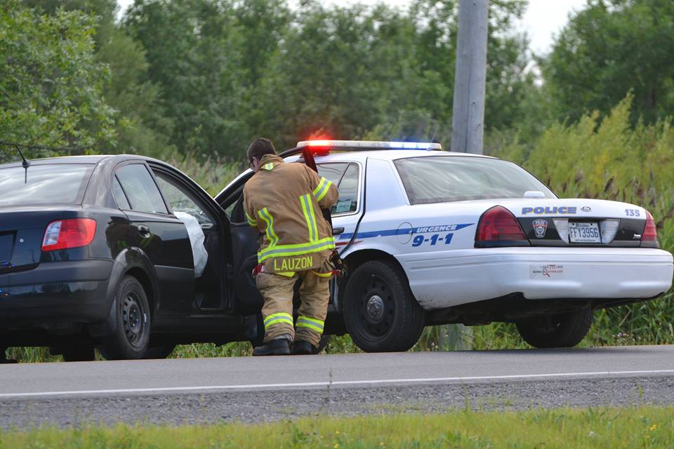 Collision entre une voiture et un véhicule de la police du Roussillon à Saint-Constant