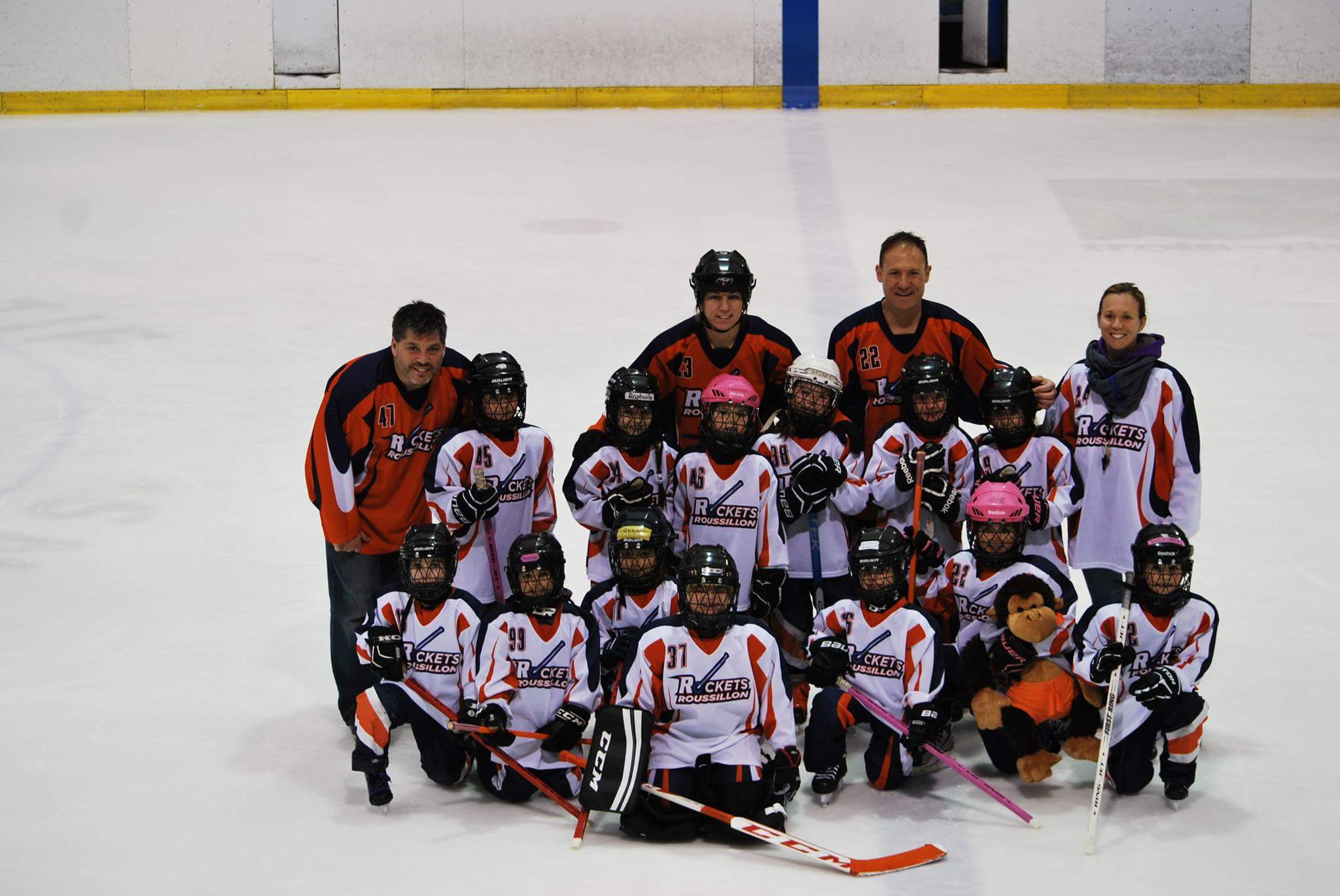 Ringuette: les Rockets de Roussillon remportent un tournoi à la maison