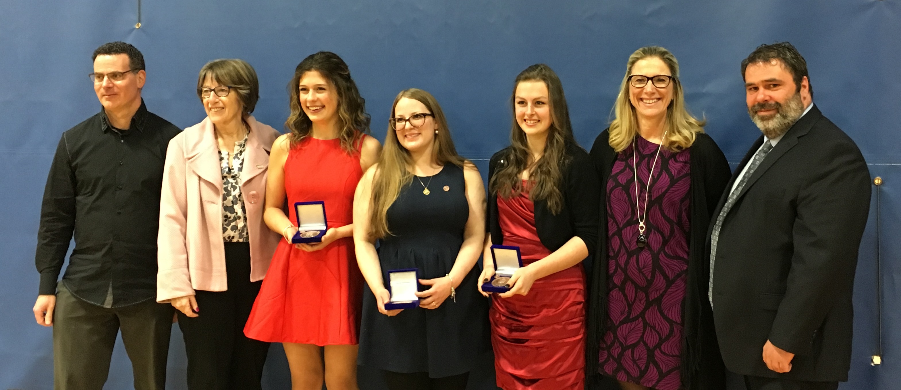 Cinq élèves de la CSDGS reçoivent la Médaille du Lieutenant-gouverneur du Québec