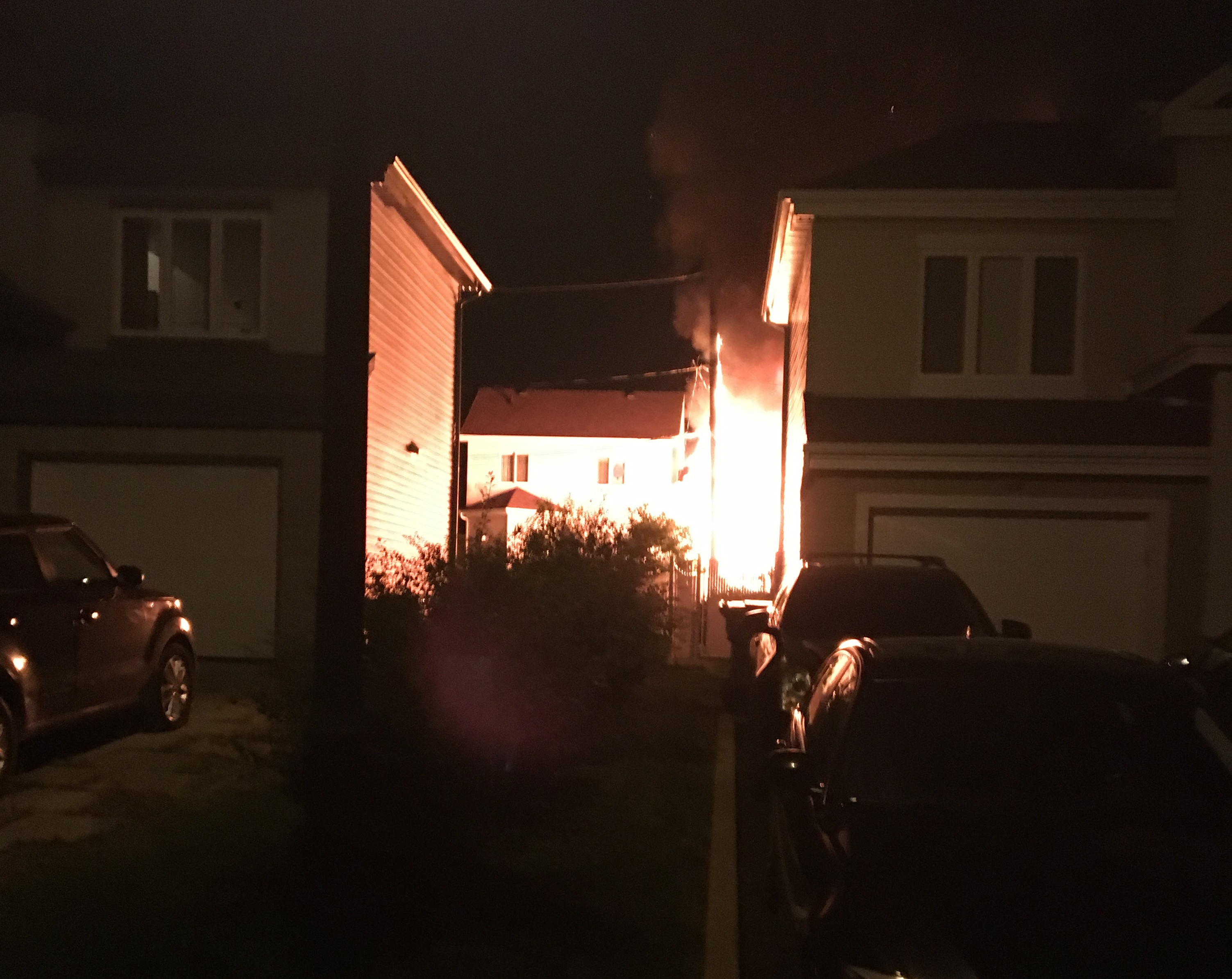 Quatre maisons endommagées par l’incendie d’un cabanon à Saint-Constant