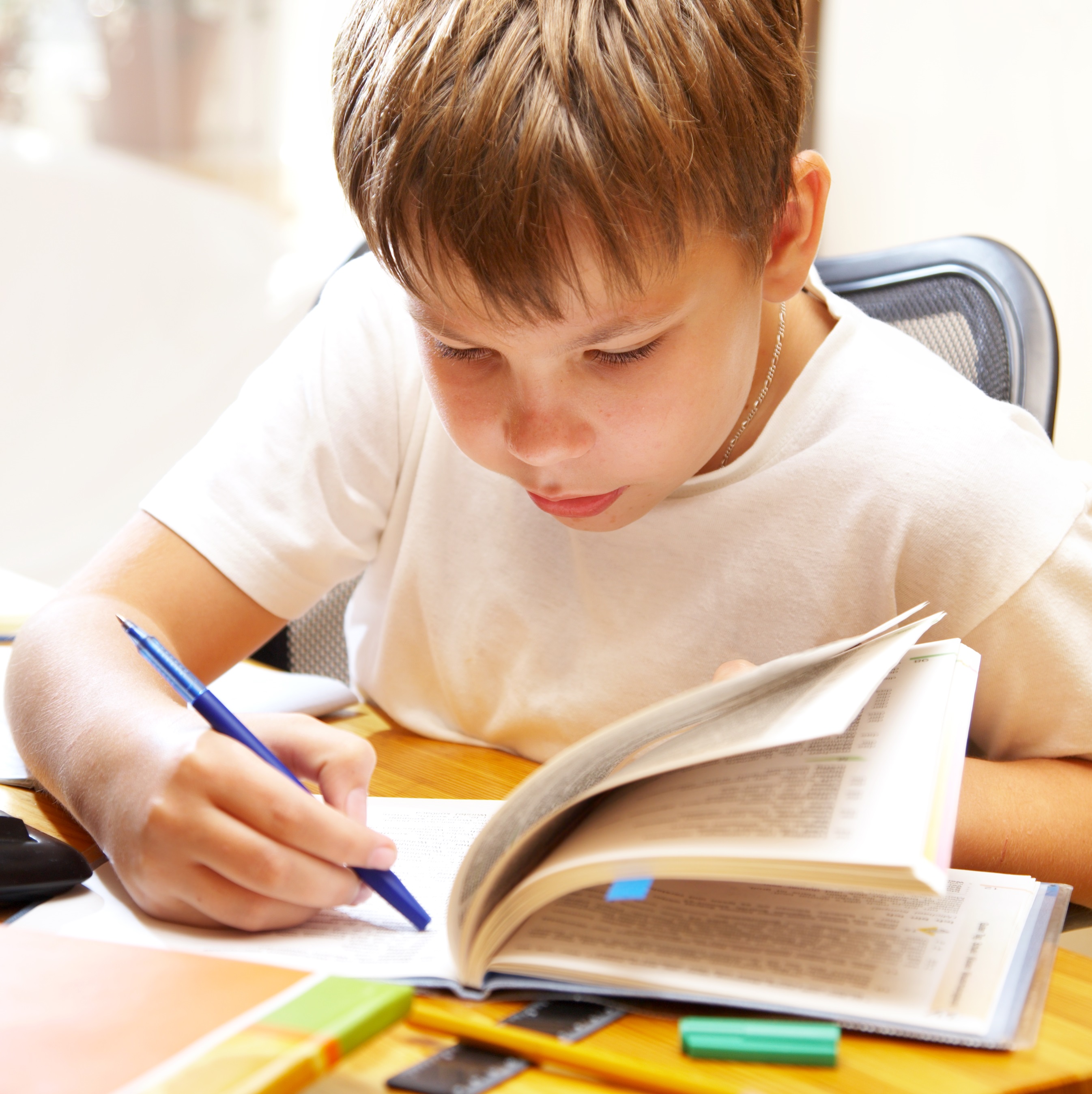 Les tâches domestiques aident les élèves à conserver leurs acquis académiques