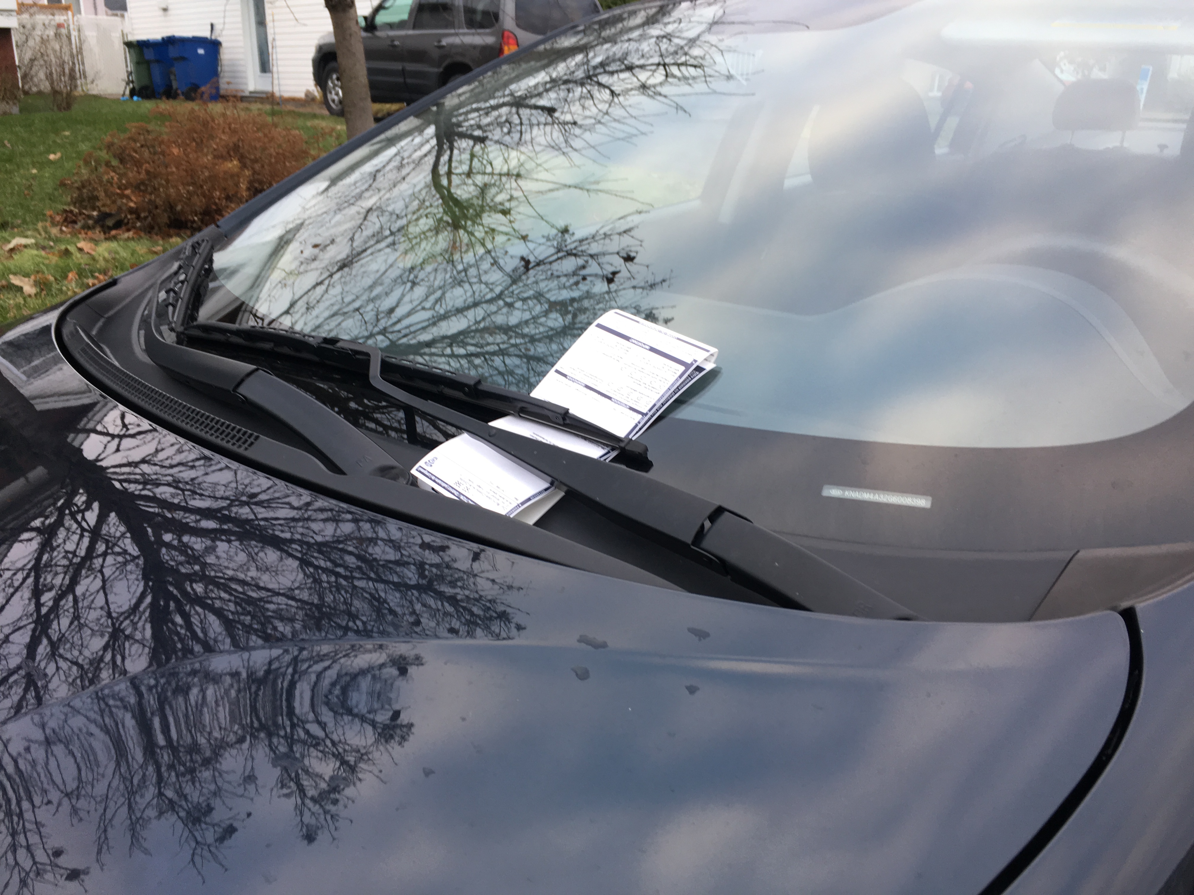 Stationnement hivernal interdit : la police distribue plusieurs contraventions