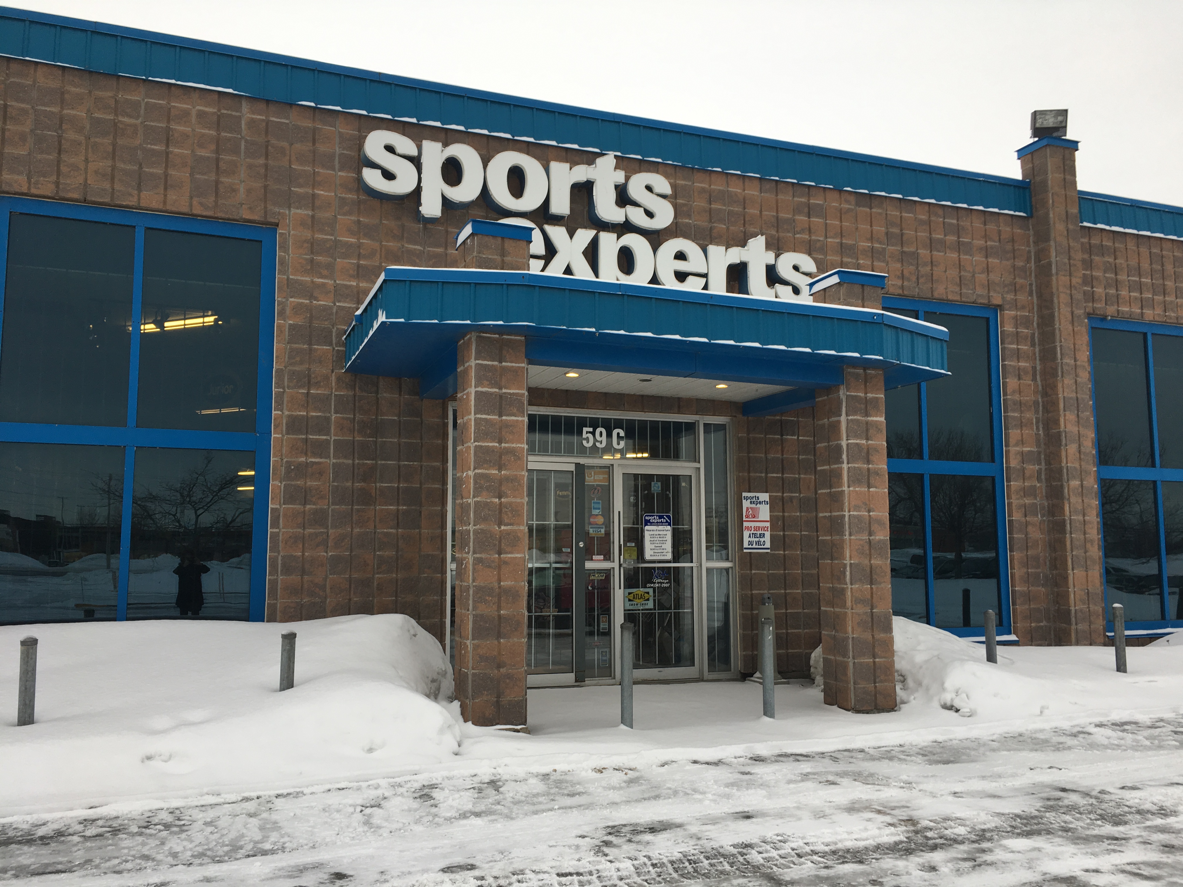 Fermeture du Sports experts à Delson