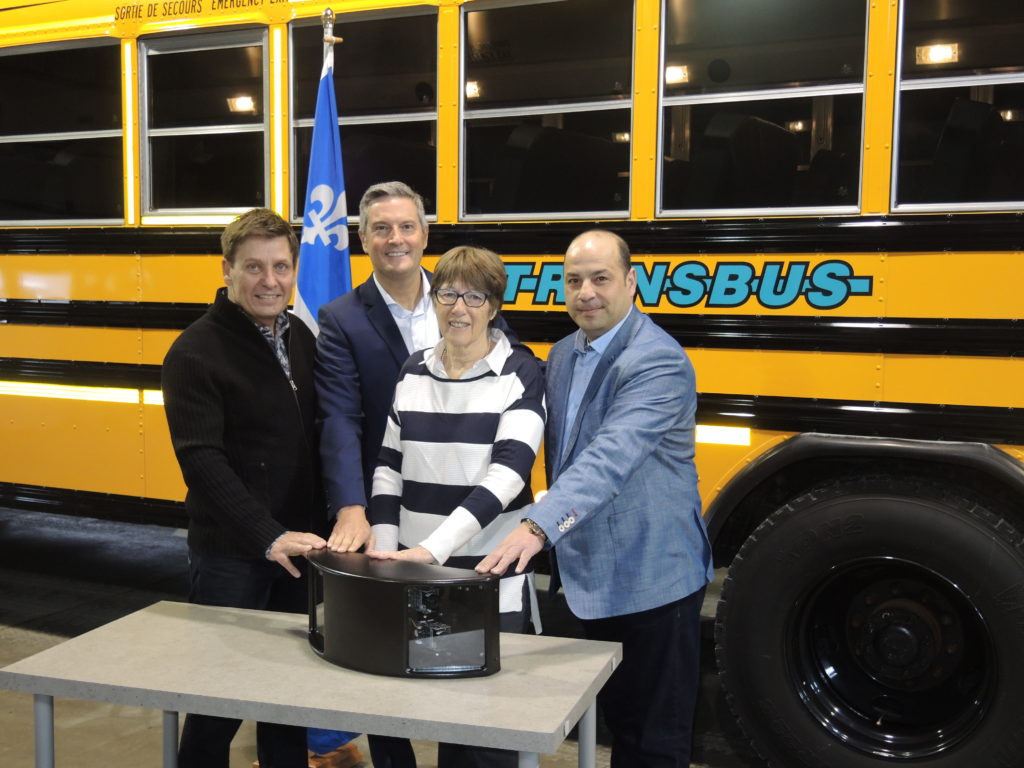 Caméras fixées à des autobus scolaires pour freiner les dépassements illégaux