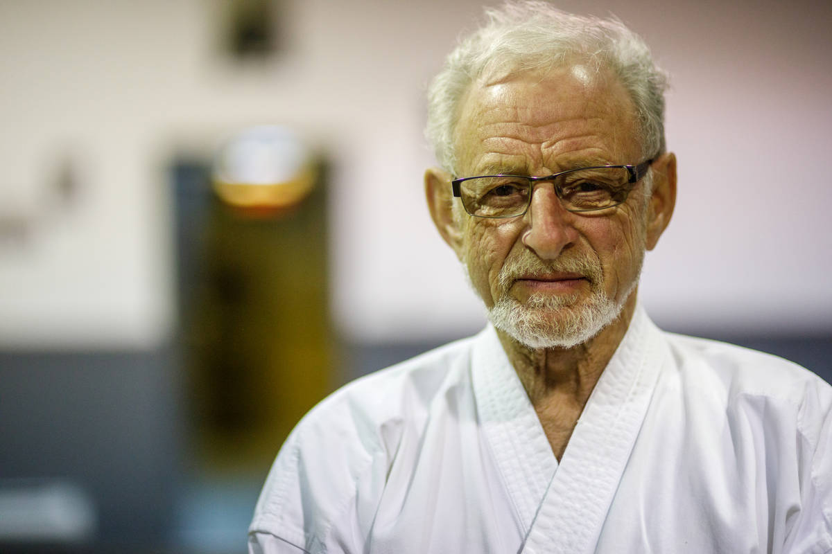 Un karatéka obtient sa ceinture noire à 69 ans