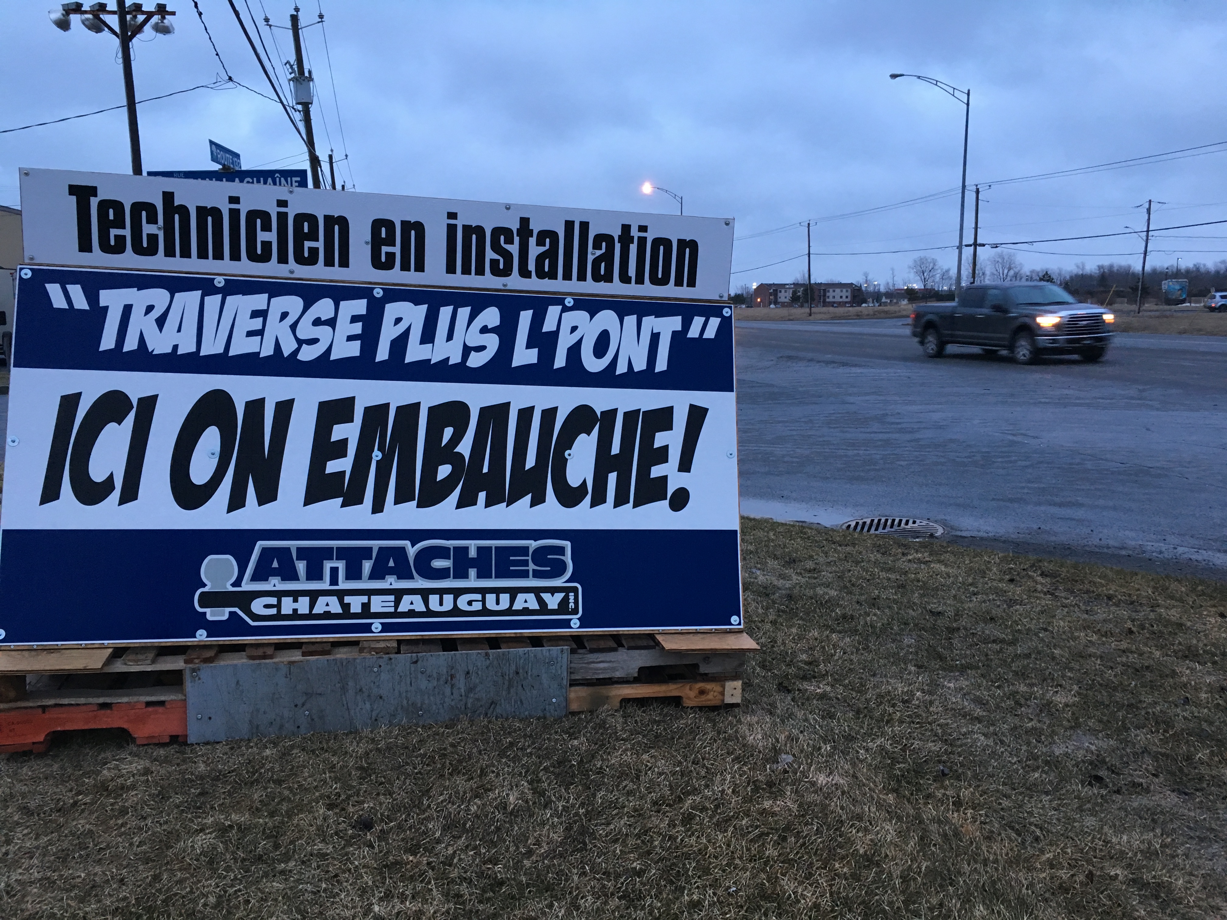Un employeur mise sur l’aversion des travailleurs envers le pont Mercier pour recruter