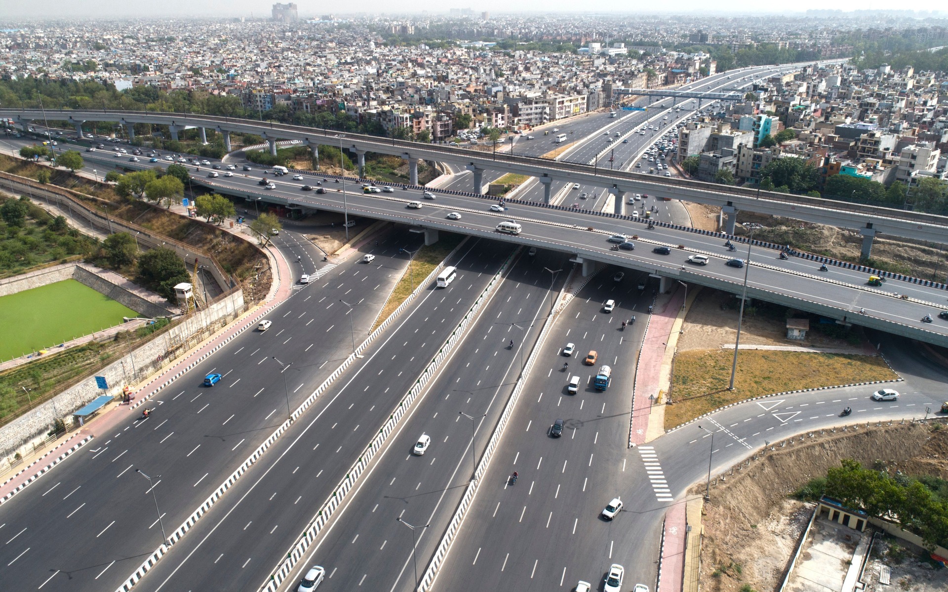 L’Inde inaugure une autoroute à 14 voies en seulement 18 mois
