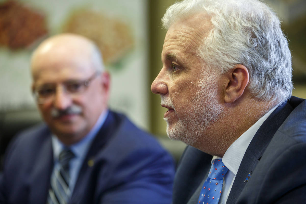 Cinq questions sur des enjeux locaux à Philippe Couillard