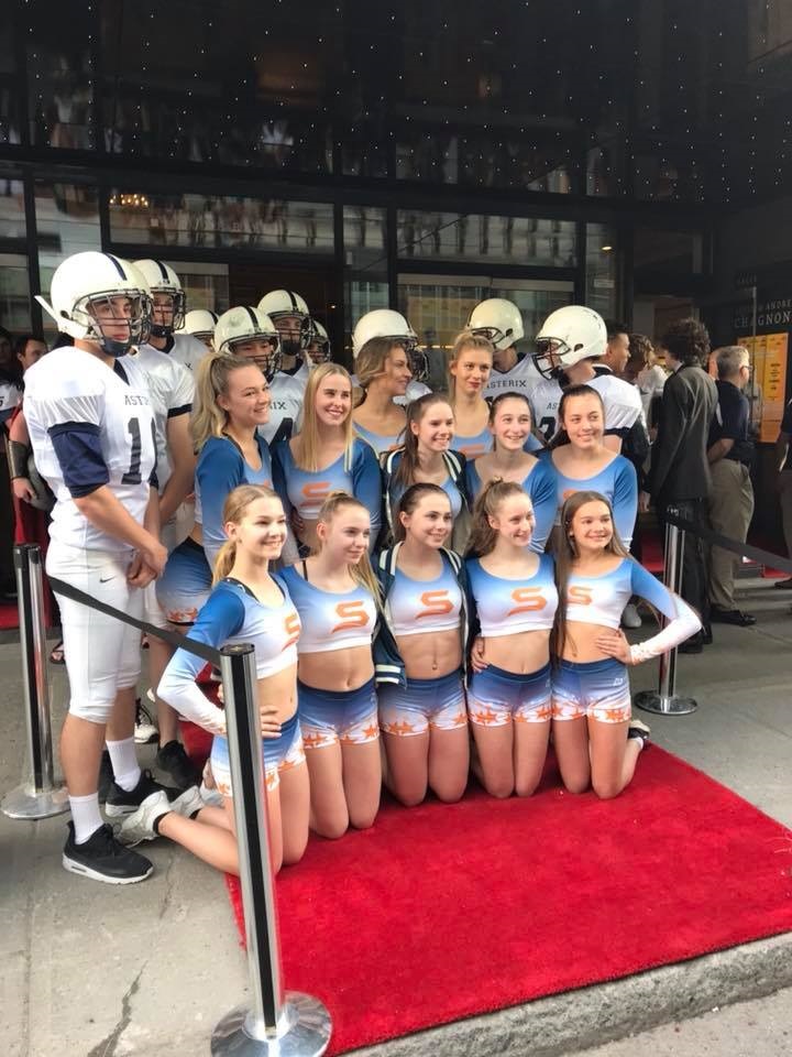 Les cheerleaders de Candiac sur le tapis rouge