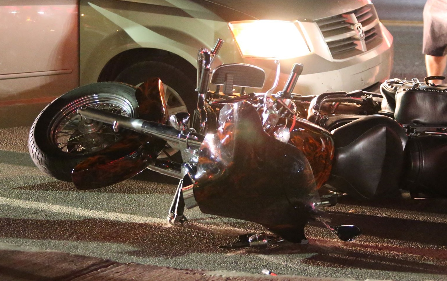 Accident de moto : une voiture de police est impliquée