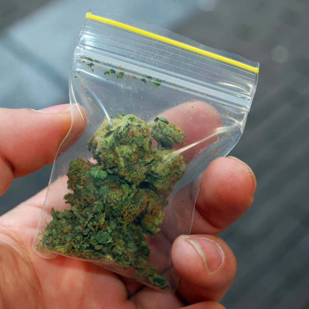 Saint-Constant interdit la consommation de pot dans les lieux publics