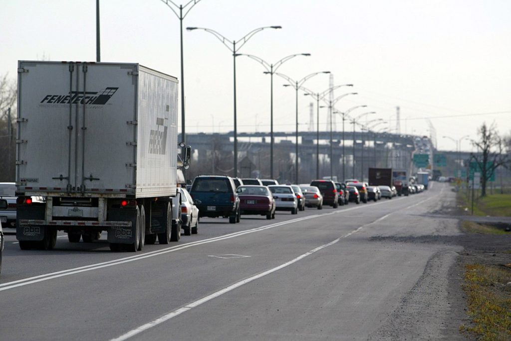 Un accident complique l&rsquo;heure de pointe au pont Mercier