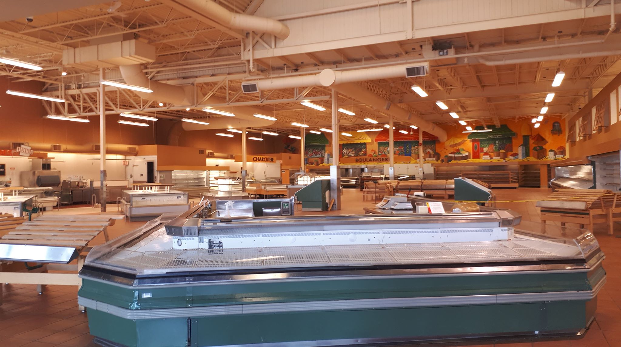 Les tablettes sont vides chez Provigo à Delson