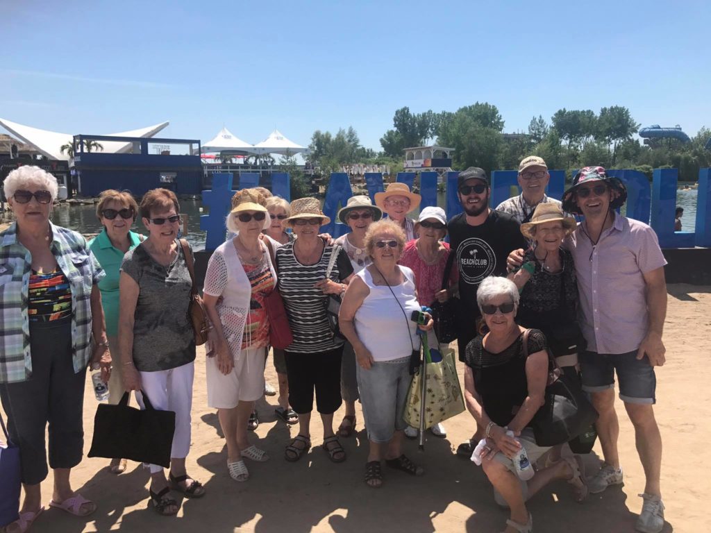 Le Beachclub de Pointe-Calumet pris d’assaut par des têtes grises