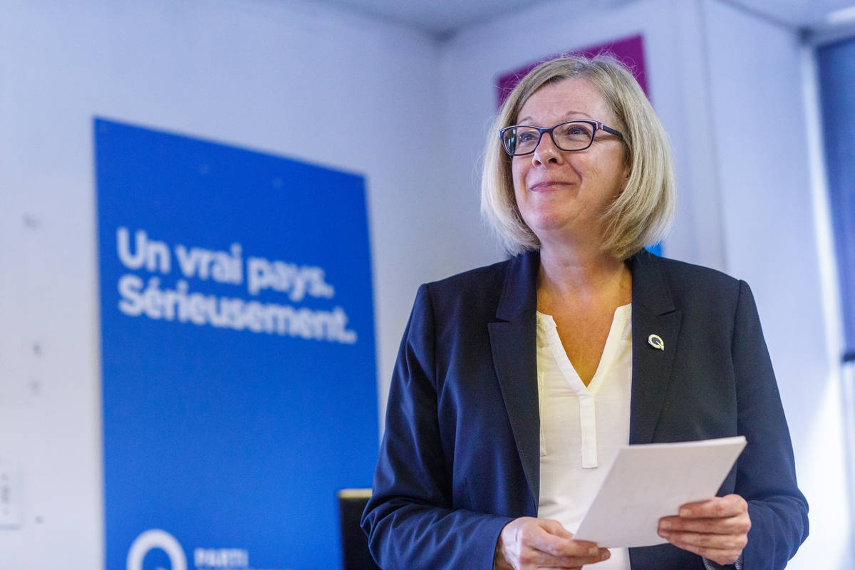 Un tramway et plus de départs de train de banlieue, promet le PQ