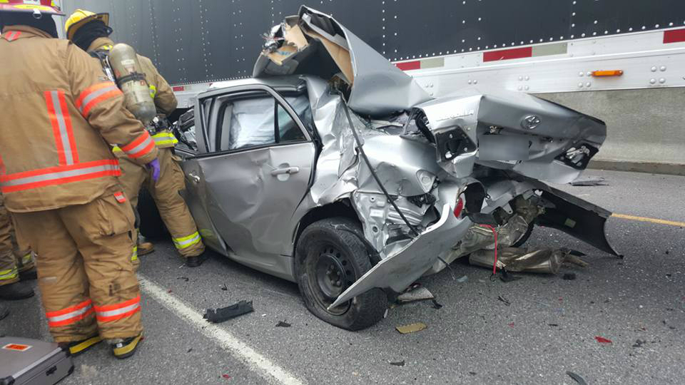 Accident sur l’autoroute 30 : Le camionneur préparait-il son dîner en conduisant ?