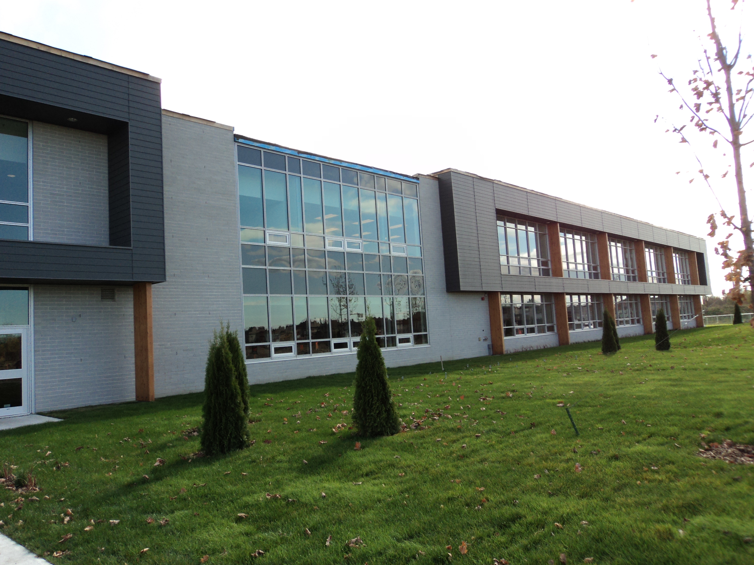 Un individu suspect suit un élève de l’école Plein-Soleil