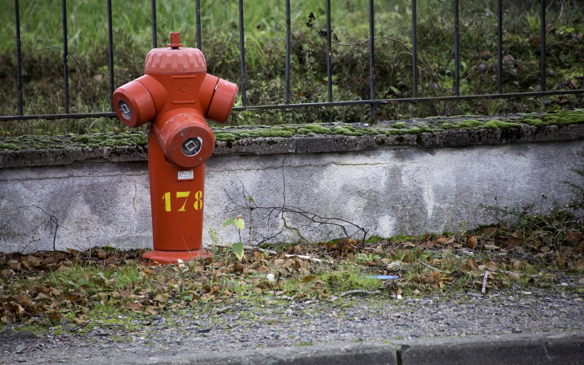Borne d&rsquo;incendie : à quelle distance peut-on se stationner?