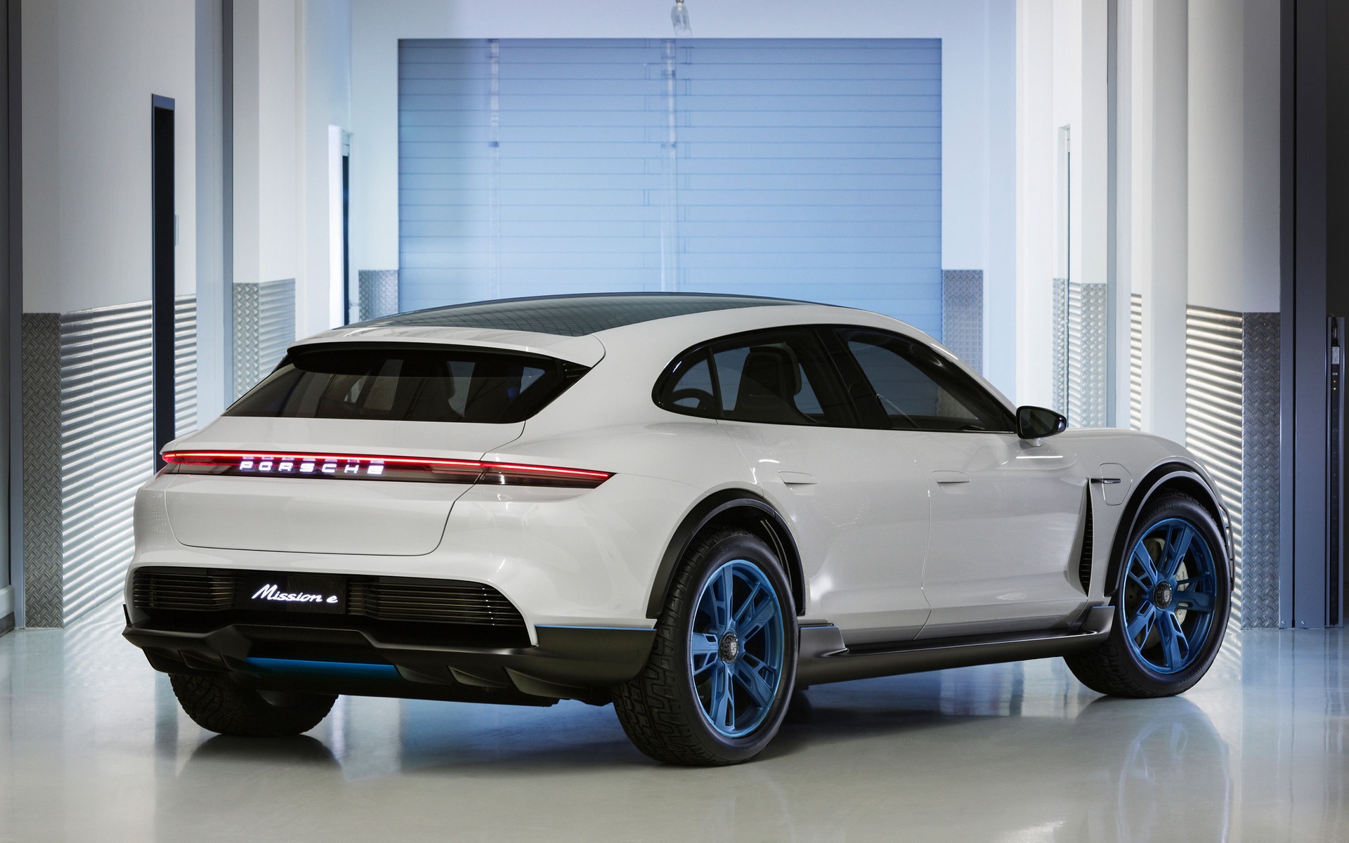 Porsche n’aura pas qu’un, mais bien deux bolides électriques