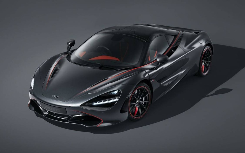 McLaren présente une version « Stealth » de sa 720S