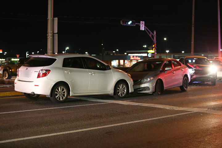 Collision entre trois véhicules