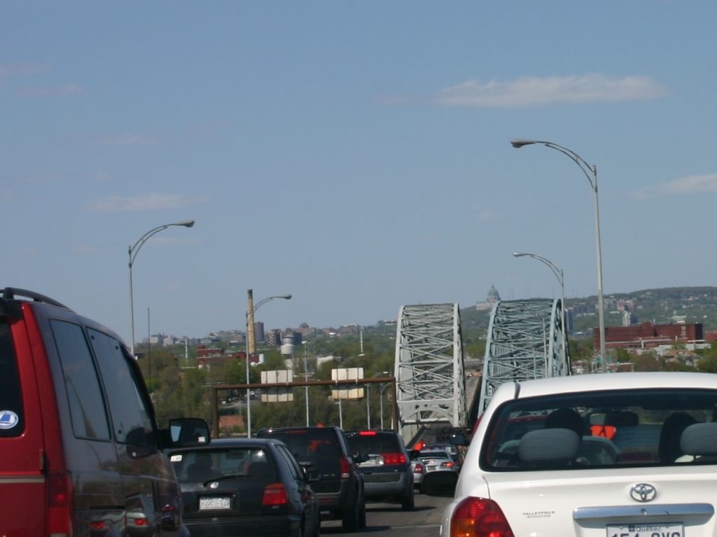 Transport en commun: vers une taxe sur l’immatriculation pour le 450?