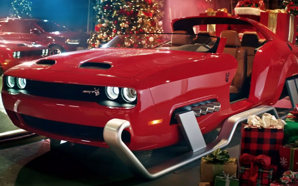 Dodge a transformé une Hellcat en traîneau du Père Noël