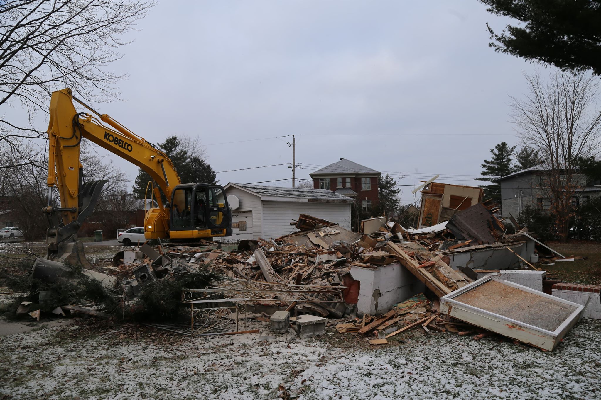 L&rsquo;ancienne maison rose démolie à Saint-Constant