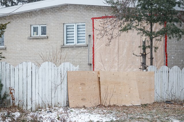 Un véhicule termine sa course dans une résidence